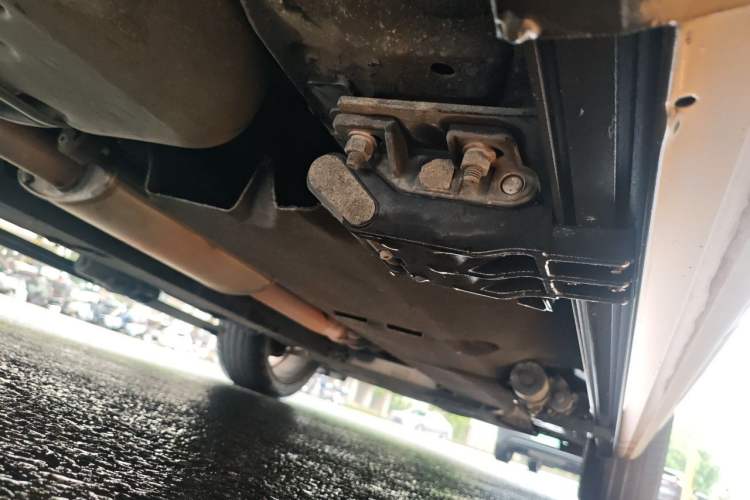 Used Hongqi HS5 2019 2.0T Smart Connect Flagship All-Wheel-Drive Version Chassis Rear Left