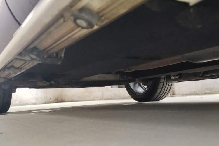 Used Hongqi HS5 2019 2.0T Smart Connect Flagship All-Wheel-Drive Version Chassis Rear Left
