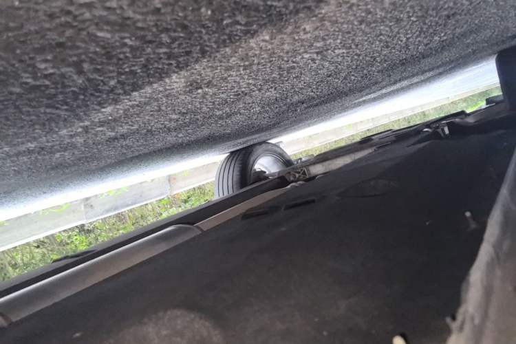Used Hongqi HS5 2019 2.0T Smart Connect Flagship All-Wheel-Drive Version Chassis Rear Left