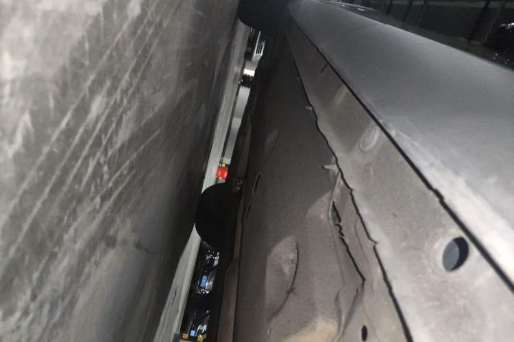Used Hongqi HS5 2019 2.0T Smart Connect Flagship All-Wheel-Drive Version Chassis Rear Left