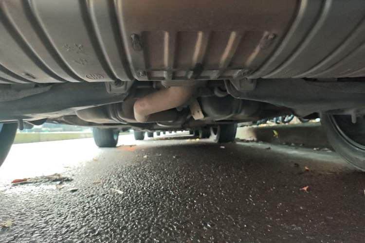 Used Hongqi HS5 2019 2.0T Smart Connect Flagship All-Wheel-Drive Version Chassis Rear