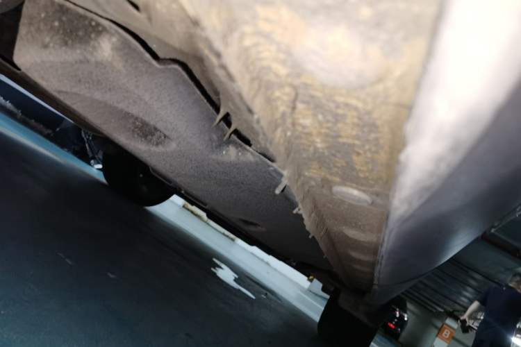 Used Hongqi HS5 2019 2.0T Smart Connect Flagship All-Wheel-Drive Version Chassis Rear Right