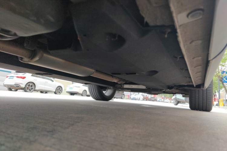 Used Hongqi HS5 2019 2.0T Smart Connect Flagship All-Wheel-Drive Version Chassis Rear Right