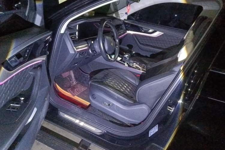 Used Hongqi HS5 2019 2.0T Smart Connect Flagship All-Wheel-Drive Version Driver Seat