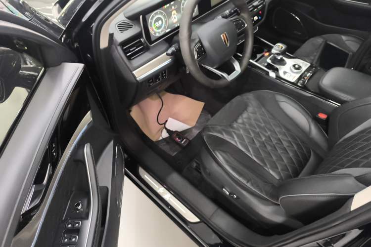 Used Hongqi HS5 2019 2.0T Smart Connect Flagship All-Wheel-Drive Version Driver Seat