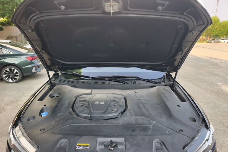 Used Hongqi HS5 2019 2.0T Smart Connect Flagship All-Wheel-Drive Version Engine Bay
