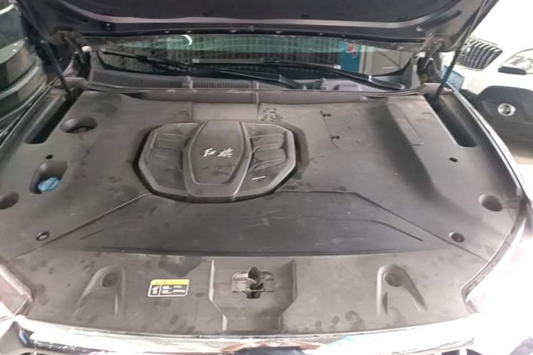 Used Hongqi HS5 2019 2.0T Smart Connect Flagship Edition Engine Bay