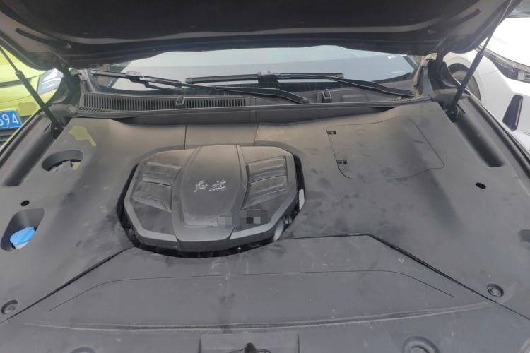 Used Hongqi HS5 2019 2.0T Smart Connect Flagship All-Wheel-Drive Version Engine Bay