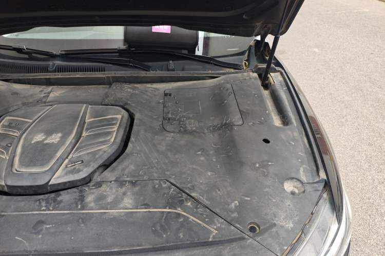 Used Hongqi HS5 2019 2.0T Smart Connect Flagship Edition Engine Bay Left