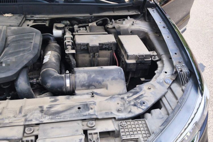 Used Hongqi HS5 2019 2.0T Smart Connect Flagship All-Wheel-Drive Version Engine Bay Left