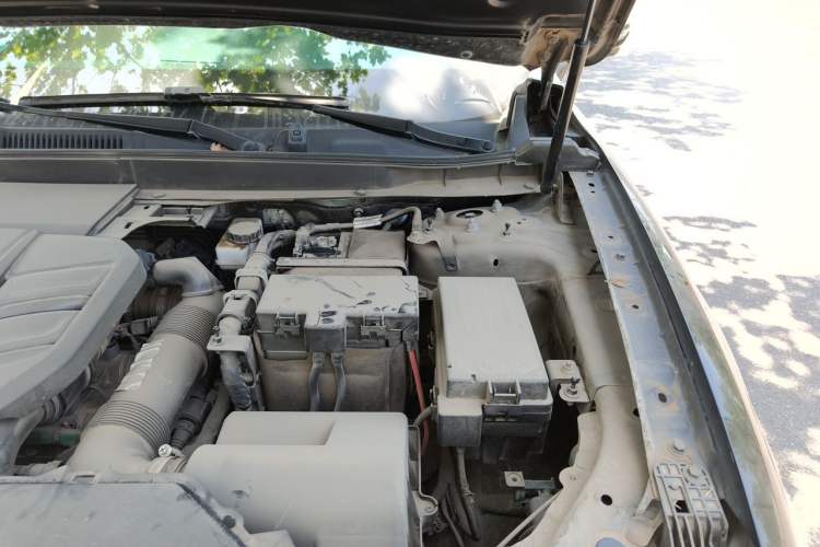 Used Hongqi HS5 2019 2.0T Smart Connect Flagship All-Wheel-Drive Version Engine Bay Left