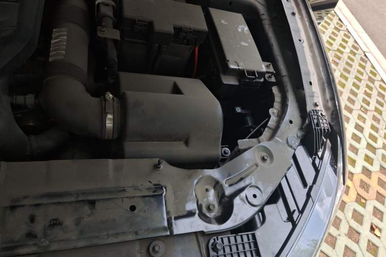 Used Hongqi HS5 2019 2.0T Smart Connect Flagship Edition Engine Bay Left