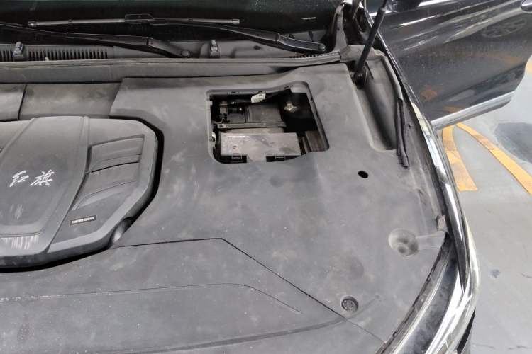 Used Hongqi HS5 2019 2.0T Smart Connect Flagship All-Wheel-Drive Version Engine Bay Left