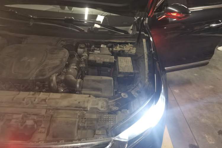 Used Hongqi HS5 2019 2.0T Smart Connect Flagship Edition Engine Bay Left