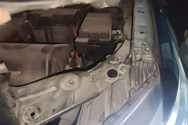 Used Hongqi HS5 2019 2.0T Smart Connect Flagship Edition Engine Bay Left