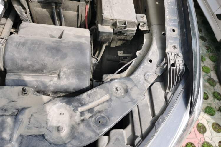 Used Hongqi HS5 2019 2.0T Smart Connect Flagship All-Wheel-Drive Version Engine Bay Left