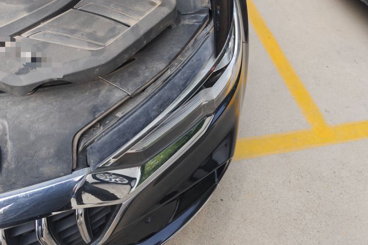 Used Hongqi HS5 2019 2.0T Smart Connect Flagship Edition Engine Bay Left