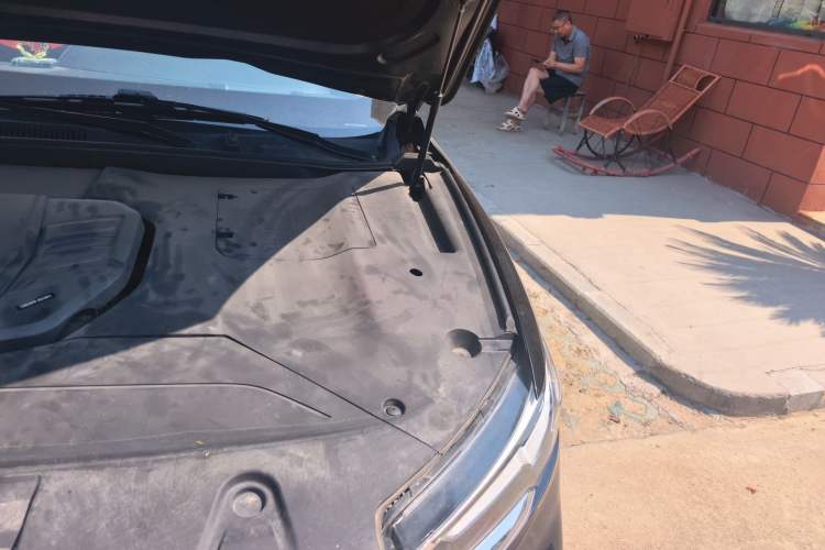 Used Hongqi HS5 2019 2.0T Smart Connect Flagship Edition Engine Bay Left