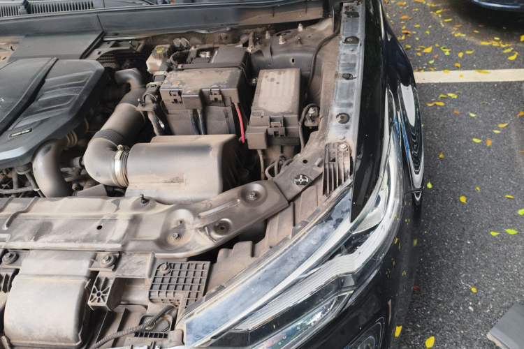 Used Hongqi HS5 2019 2.0T Smart Connect Flagship All-Wheel-Drive Version Engine Bay Left