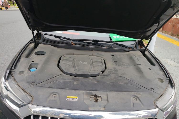 Used Hongqi HS5 2019 2.0T Smart Connect Flagship All-Wheel-Drive Version Engine Bay
