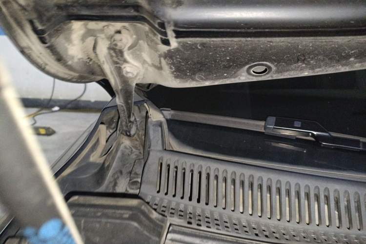 Used Hongqi HS5 2019 2.0T Smart Connect Flagship All-Wheel-Drive Version Engine Bay Right