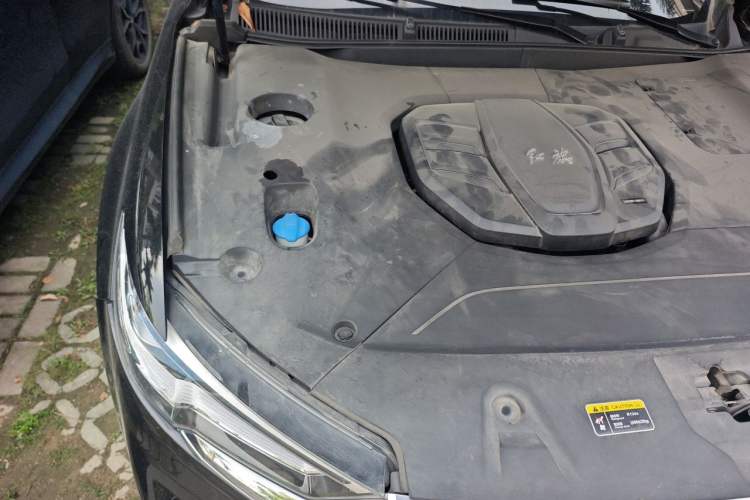 Used Hongqi HS5 2019 2.0T Smart Connect Flagship Edition Engine Bay Right