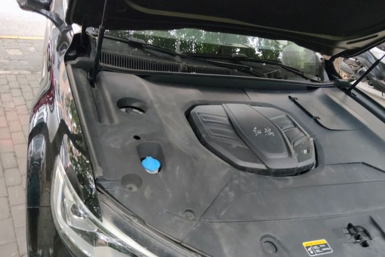 Used Hongqi HS5 2019 2.0T Smart Connect Flagship All-Wheel-Drive Version Engine Bay Right