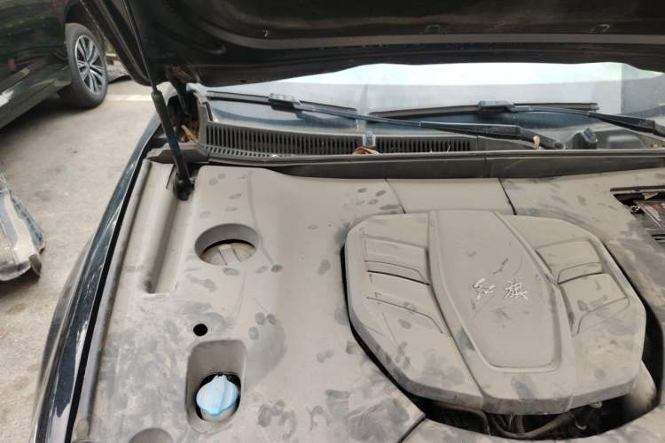 Used Hongqi HS5 2019 2.0T Smart Connect Flagship All-Wheel-Drive Version Engine Bay Right