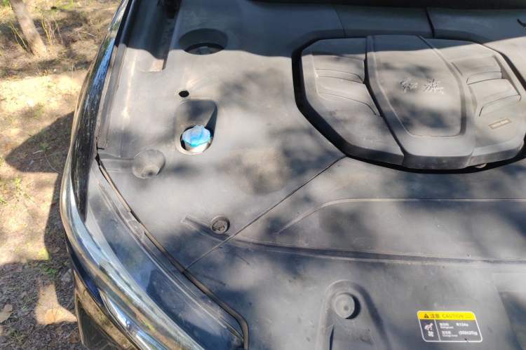 Used Hongqi HS5 2019 2.0T Smart Connect Flagship All-Wheel-Drive Version Engine Bay Right