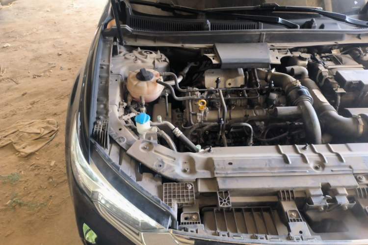 Used Hongqi HS5 2019 2.0T Smart Connect Flagship Edition Engine Bay Right