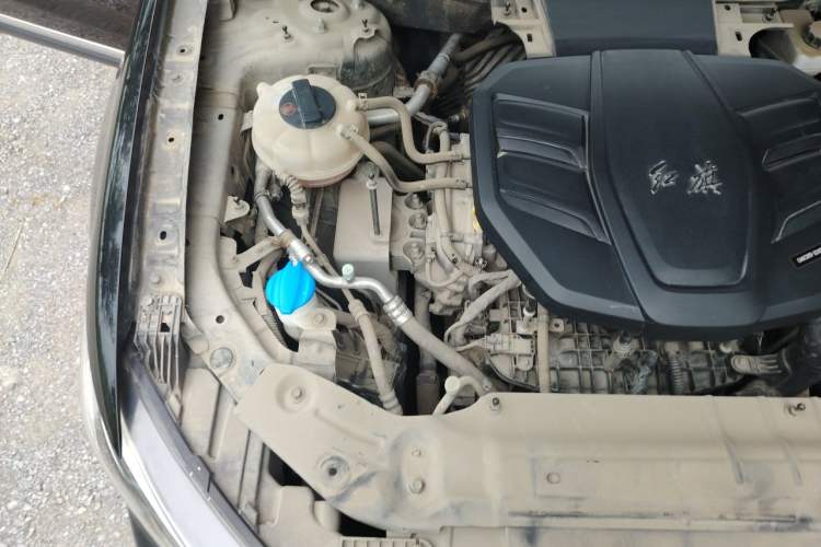 Used Hongqi HS5 2019 2.0T Smart Connect Flagship All-Wheel-Drive Version Engine Bay Right