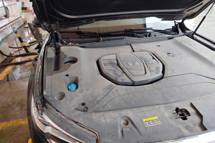 Used Hongqi HS5 2019 2.0T Smart Connect Flagship All-Wheel-Drive Version Engine Bay Right
