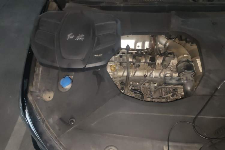 Used Hongqi HS5 2019 2.0T Smart Connect Flagship Edition Engine Bay Right