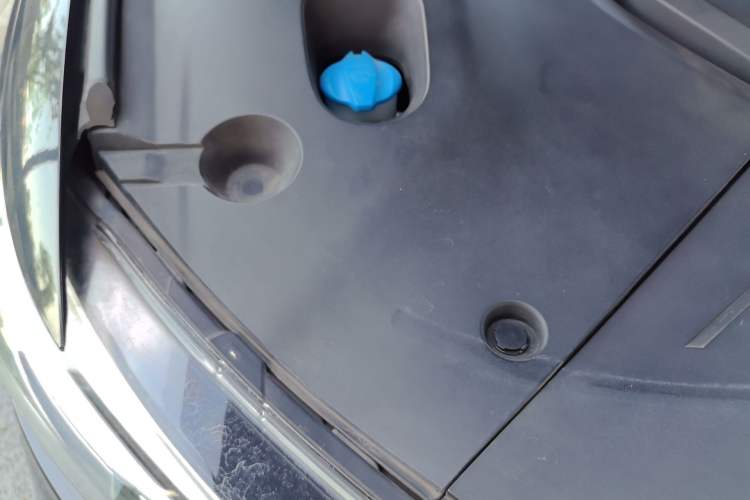 Used Hongqi HS5 2019 2.0T Smart Connect Flagship Edition Engine Bay Right