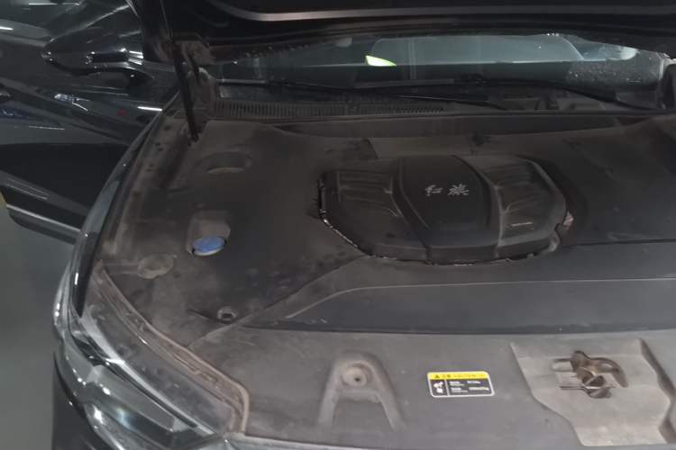 Used Hongqi HS5 2019 2.0T Smart Connect Flagship All-Wheel-Drive Version Engine Bay Right