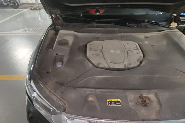 Used Hongqi HS5 2019 2.0T Smart Connect Flagship Edition Engine Bay Right