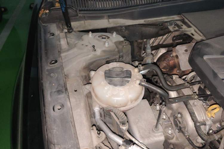 Used Hongqi HS5 2019 2.0T Smart Connect Flagship Edition Engine Bay Right