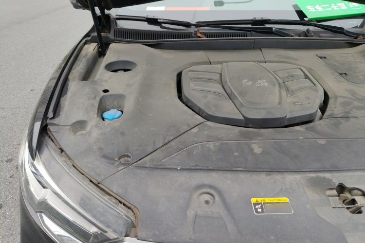 Used Hongqi HS5 2019 2.0T Smart Connect Flagship All-Wheel-Drive Version Engine Bay Right