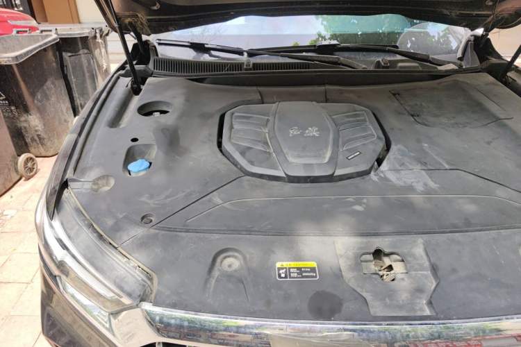 Used Hongqi HS5 2019 2.0T Smart Connect Flagship All-Wheel-Drive Version Engine Bay Right
