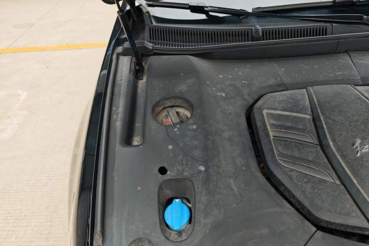 Used Hongqi HS5 2019 2.0T Smart Connect Flagship Edition Engine Bay Right