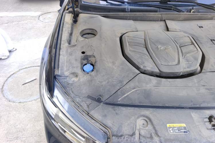 Used Hongqi HS5 2019 2.0T Smart Connect Flagship All-Wheel-Drive Version Engine Bay Right