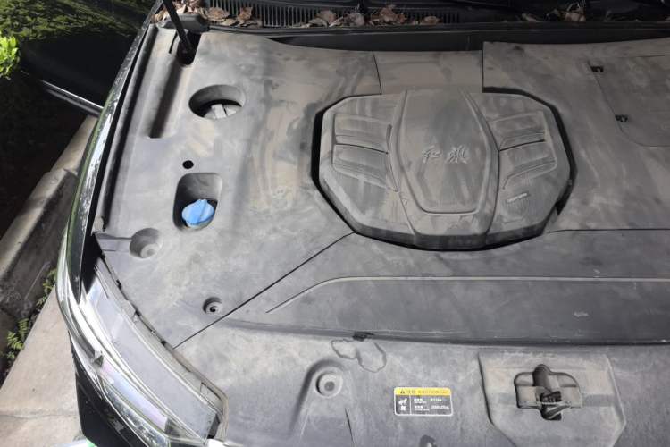 Used Hongqi HS5 2019 2.0T Smart Connect Flagship All-Wheel-Drive Version Engine Bay Right