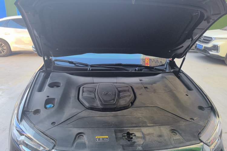 Used Hongqi HS5 2019 2.0T Smart Connect Flagship All-Wheel-Drive Version Engine Bay