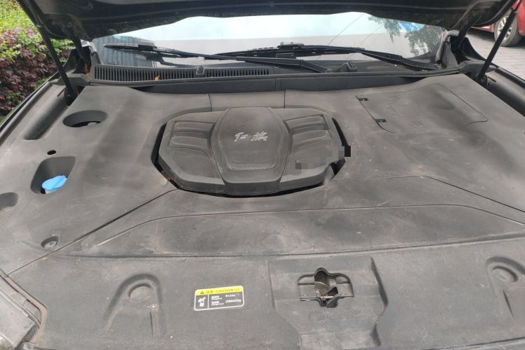 Used Hongqi HS5 2019 2.0T Smart Connect Flagship Edition Engine Bay