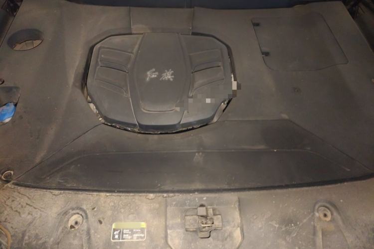 Used Hongqi HS5 2019 2.0T Smart Connect Flagship All-Wheel-Drive Version Engine Bay