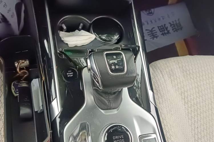 Used Hongqi HS5 2019 2.0T Smart Connect Flagship All-Wheel-Drive Version Gear Lever