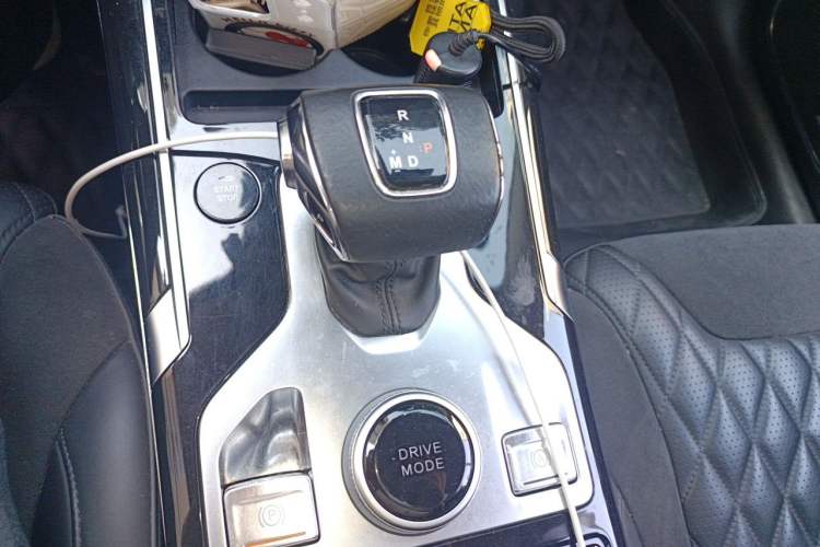 Used Hongqi HS5 2019 2.0T Smart Connect Flagship All-Wheel-Drive Version Gear Lever
