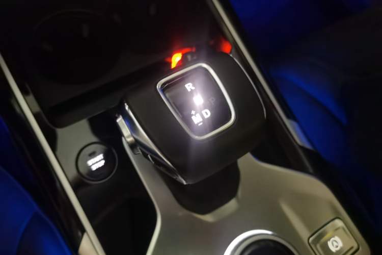 Used Hongqi HS5 2019 2.0T Smart Connect Flagship All-Wheel-Drive Version Gear Lever