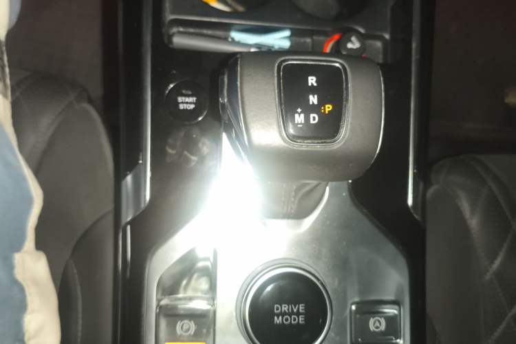 Used Hongqi HS5 2019 2.0T Smart Connect Flagship All-Wheel-Drive Version Gear Lever