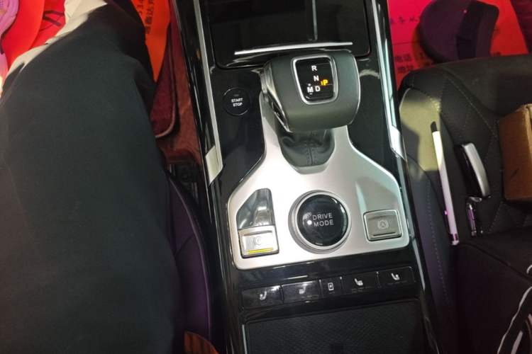 Used Hongqi HS5 2019 2.0T Smart Connect Flagship Edition Gear Lever